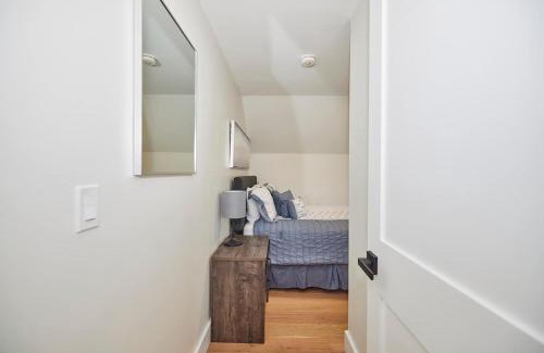 Niagara Falls House | Clifton Escape Home