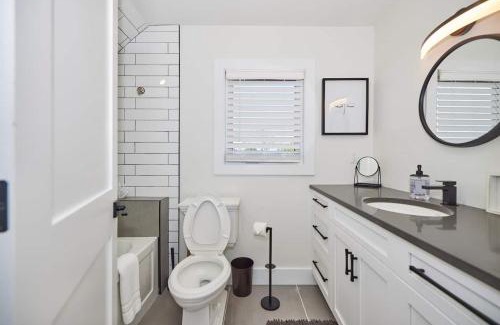 Niagara Falls House | Clifton Escape Home