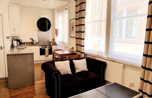 Bread Street Apartment | Clockwork Stunning 1 Bedroom