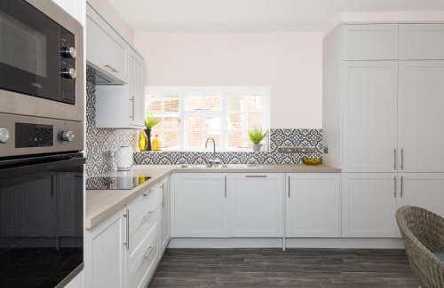 Chichester House | Cloisters Cottage