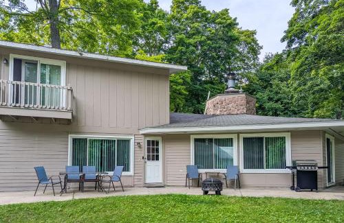 Charlevoix House | Close to 3 Ski Areas Michigan Family Retreat!