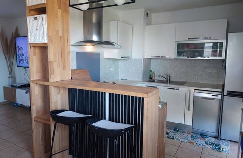 Le Merlan Apartment | Close to all amenities metro. quiet and secure residence.