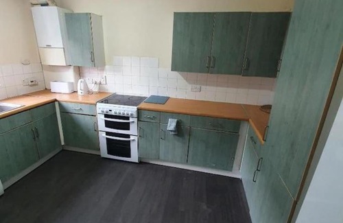 Evelyn House | Close To Central London 4 Bedroom House 7 beds Free Car Parking