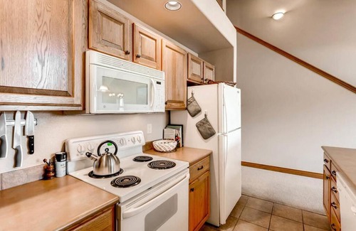 Frisco Apartment | Close to resorts, lake, shops & food! Hot tub!