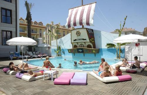Marmaris City Center Apartment | Club Anastasia - Family Hotel