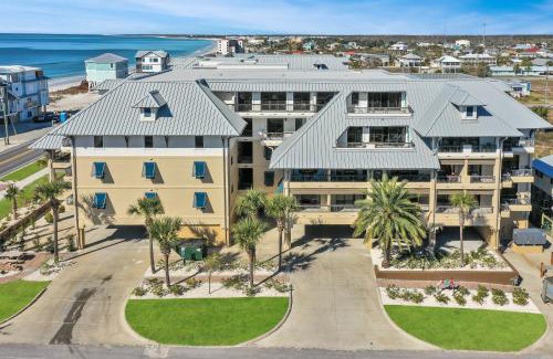 Mexico Beach Business Center Apartment | Club at Mexico Beach 1D by Pristine Properties Vacation Rentals