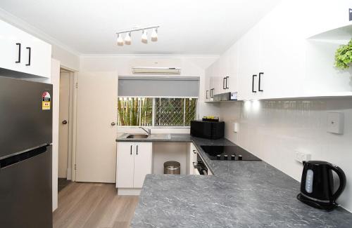 Torquay House | Coast Apartments 2 bedroom Hideaway