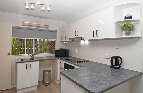 Torquay House | Coast Apartments Deluxe 2 Bedroom Apartment