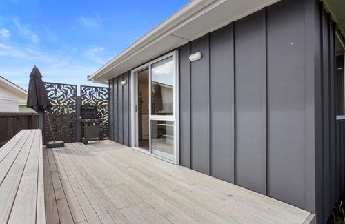 Athenree House | Coastal Breeze - Waihi Holiday Home