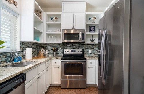 Port Aransas Villa | Coastal Chic Villa #3 - Comfortable King Beds