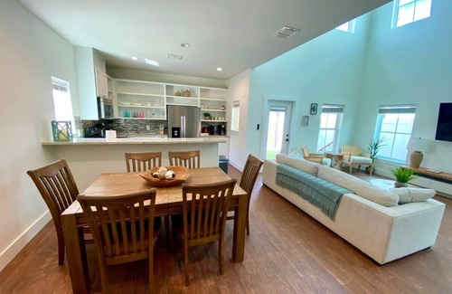 Port Aransas Villa | Coastal Chic Villa #4 - Comfortable King Beds