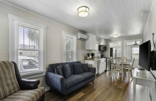 North Carolina Coast Cottage | Coastal Classic (2-Bedroom Villa) by RedAwning