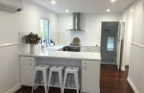 Paradise Point House | Coastal Cottage Retreat - Gold Coast