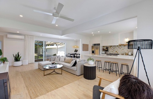Long Jetty Apartment | Coastal Escape - 3 Bedroom Home