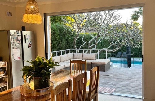 Freshwater House | Coastal Family Oasis | Freshwater Beach Retreat | Heated Pool | Sleeps 7