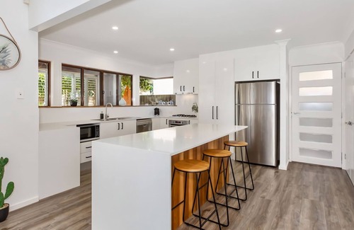 Casuarina House | Coastal Soul - Pet Friendly, Family Entertainer with Pool