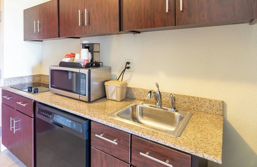 Eaton Hotel | Cobblestone Inn & Suites - Eaton