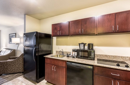 Menomonie Hotel | Cobblestone Inn & Suites at UW Stout Downtown Menomonie