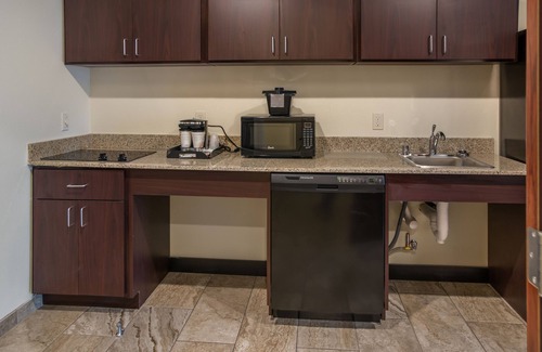 Menomonie Hotel | Cobblestone Inn & Suites at UW Stout Downtown Menomonie