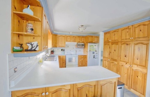 Perry Cottage | Coby’s Cove - Four Season Cottage Huntsville Muskoka Waterfront