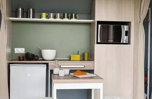 Les Andelys House | Coco Sweet 16m² + terrace with awning - without private bathroom 4 persons