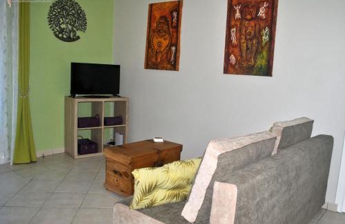 Pointe du Bout Apartment | CoCoKreyol - " GRENADINE "