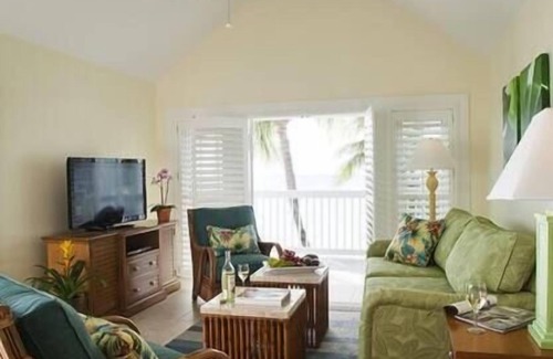 Old Town Resort | Coconut Beach | Hot Tub | Lux Resort | Pool | Concierge