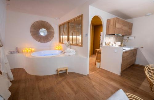 Pontarlier Apartment | Cocoon - Romantic suite with spa - Downtown