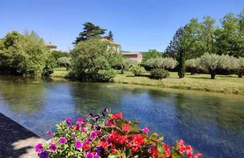 Goudargues Apartment | COEUR de GOUDARGUES! 3 ch, 3 SDB, Extérieur, CLIM