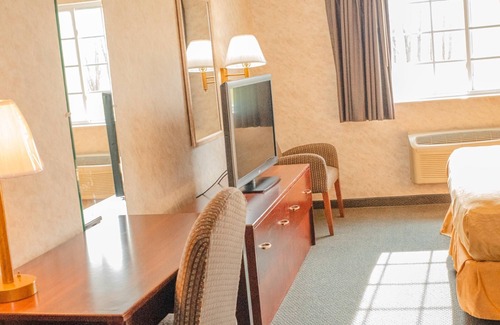 Colfax Hotel | Colfax inn by Marifah