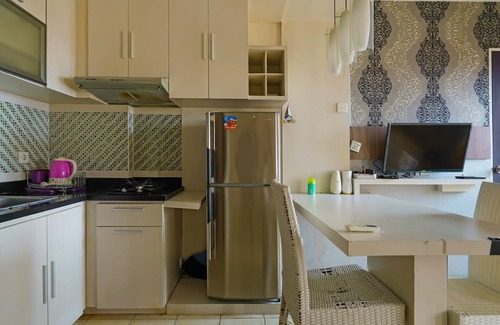 Cimahi Hotel | Collection O 1453 The Edge Apartment Cimahi By Kamarku