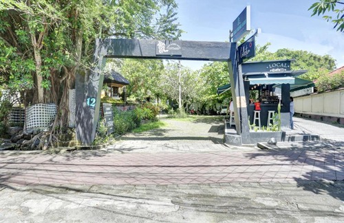 Sunset Road Hotel | Collection O 90808 Kubu Carik Seminyak