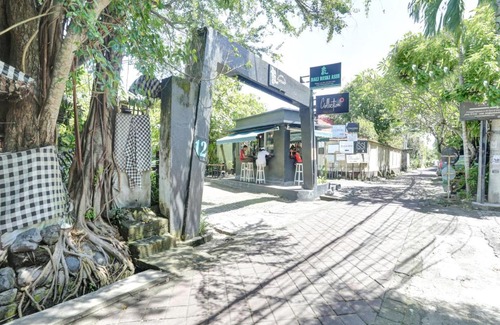 Sunset Road Hotel | Collection O 90808 Kubu Carik Seminyak