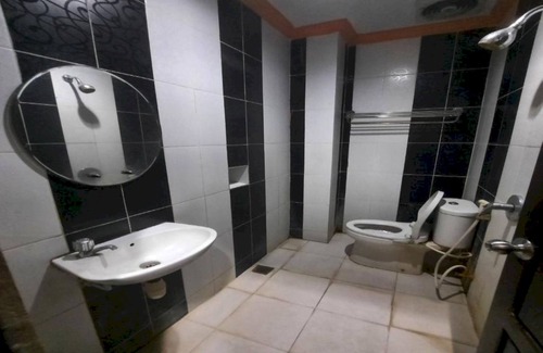 Makassar Hotel | Collection O 93163 Hotel Grand Kartika