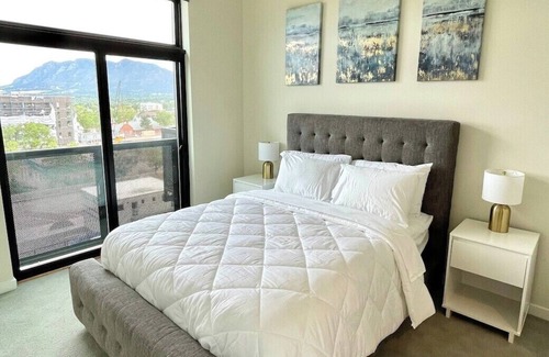 Downtown Colorado Springs Apartment | Colorado Springs Luxurious Unit with Mountain View
