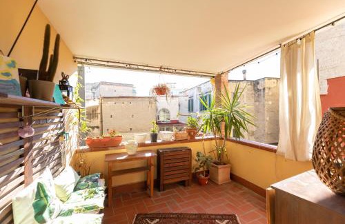 Vittorio Emanuele Apartment | COLORED HOUSE UNTIL 7 PEOPLE ABOVE SqPLEBISCITO