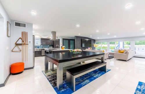 Golden Glades Villa | Colosal Football Field Villa w/Cinema+Terrace+Gym+Heated Pool