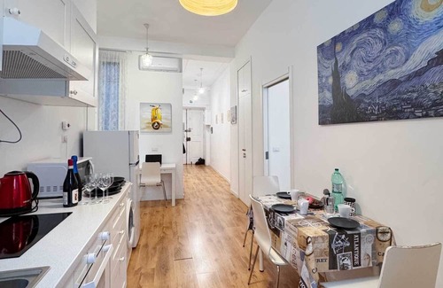 Garbatella Apartment | Colosseum is only 5 minutes away by metro while the Vatican can be reached in 15 minutes