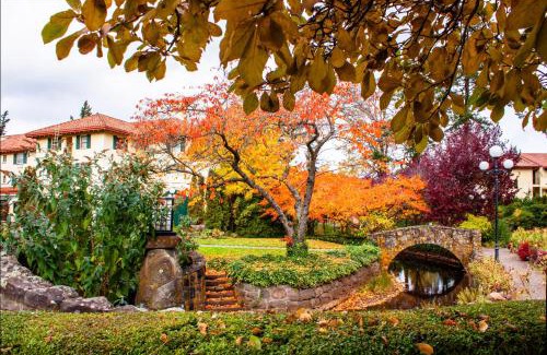 Hood River Hotel | Columbia Gorge Hotel & Spa