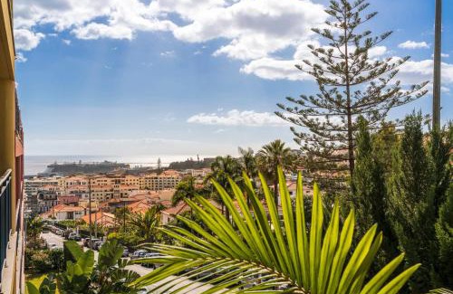 Santa Luzia Apartment | Comboio I by An Island Apart