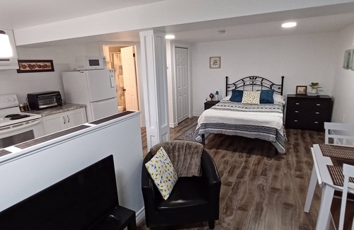 Bridgewater Apartment | Come for work or pleasure! This safe, quiet, 1 Prsn unit is centrally located!