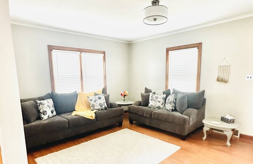 Hawley House | Come on in! Cozy retreat between Detroit Lakes and Fargo!