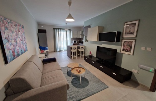 Qawra Apartment | Comfort and Convenience holiday Dad's crt number 4 next to bus terminus