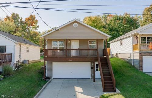 Akron House | Comfort Awaits at Cozy Get Away - Dog Friendly