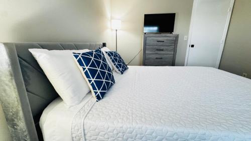 Charlotte House | Comfort Escape, rooms in Charlotte