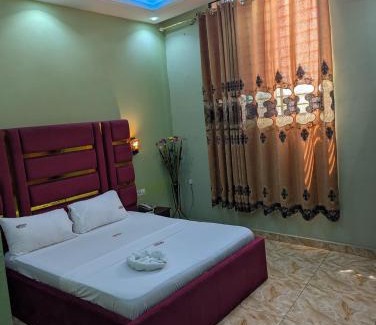 Yaounde Hotel | Comfort Inn Hotel & Suits