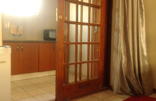 Francistown House | Comfort Palace Guest House Francistown