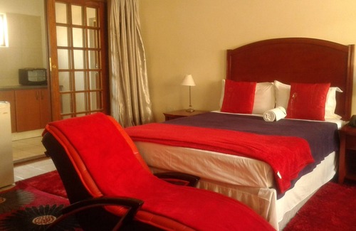 Francistown House | Comfort Palace Guest House Francistown