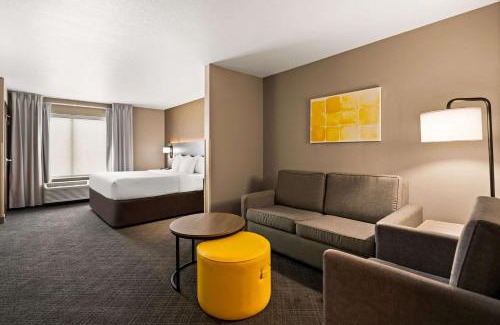 Hudson Hotel | Comfort Suites Hudson I-94