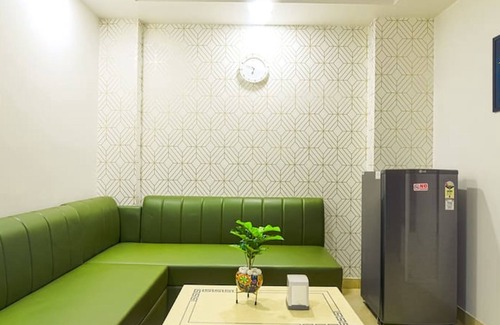 Gurugram Apartment | Comfortable 1 Bhk Serviced Apartment w Hill view